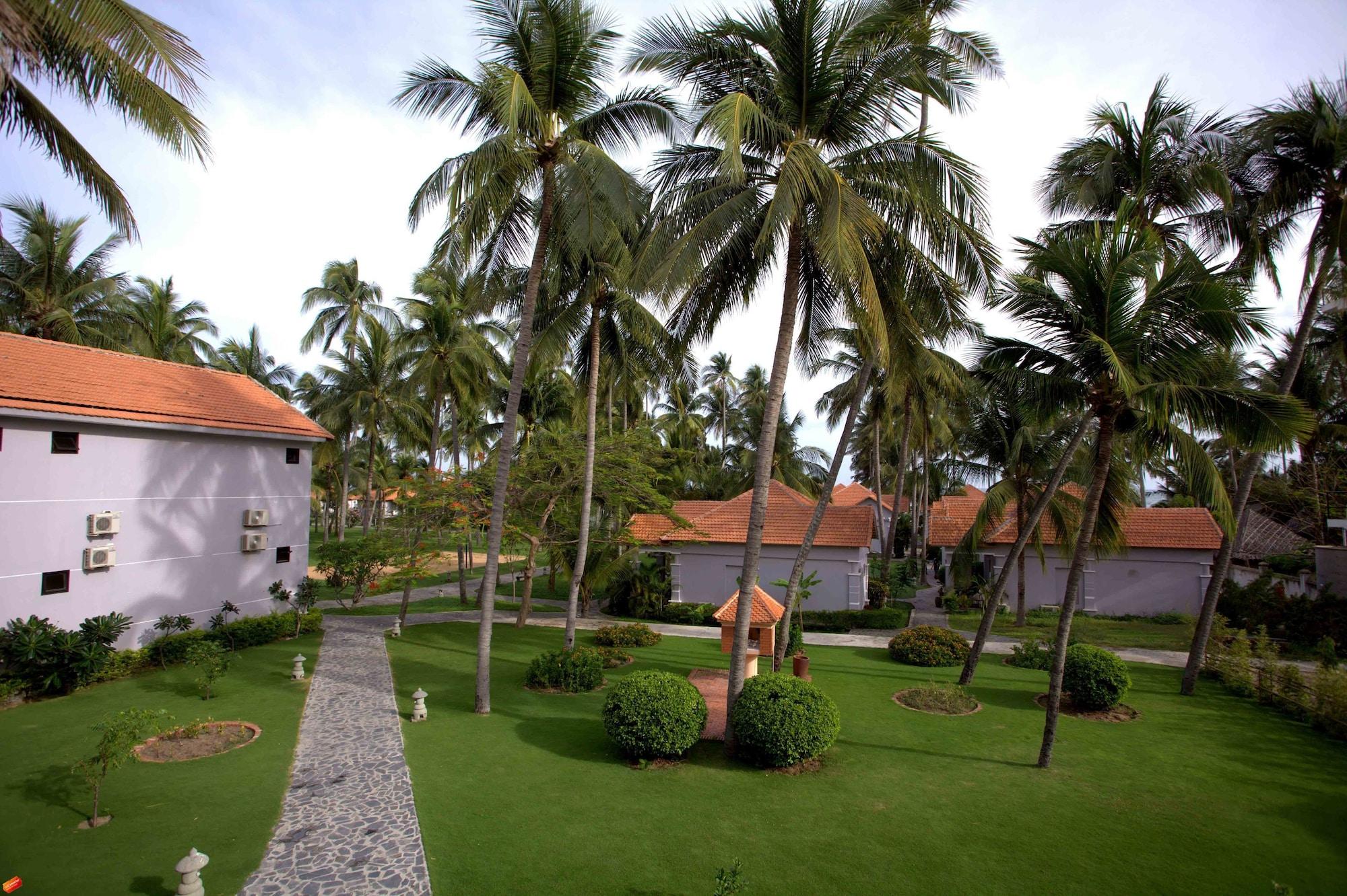 Muine Century Beach Resort & Spa Mui Ne Exterior photo